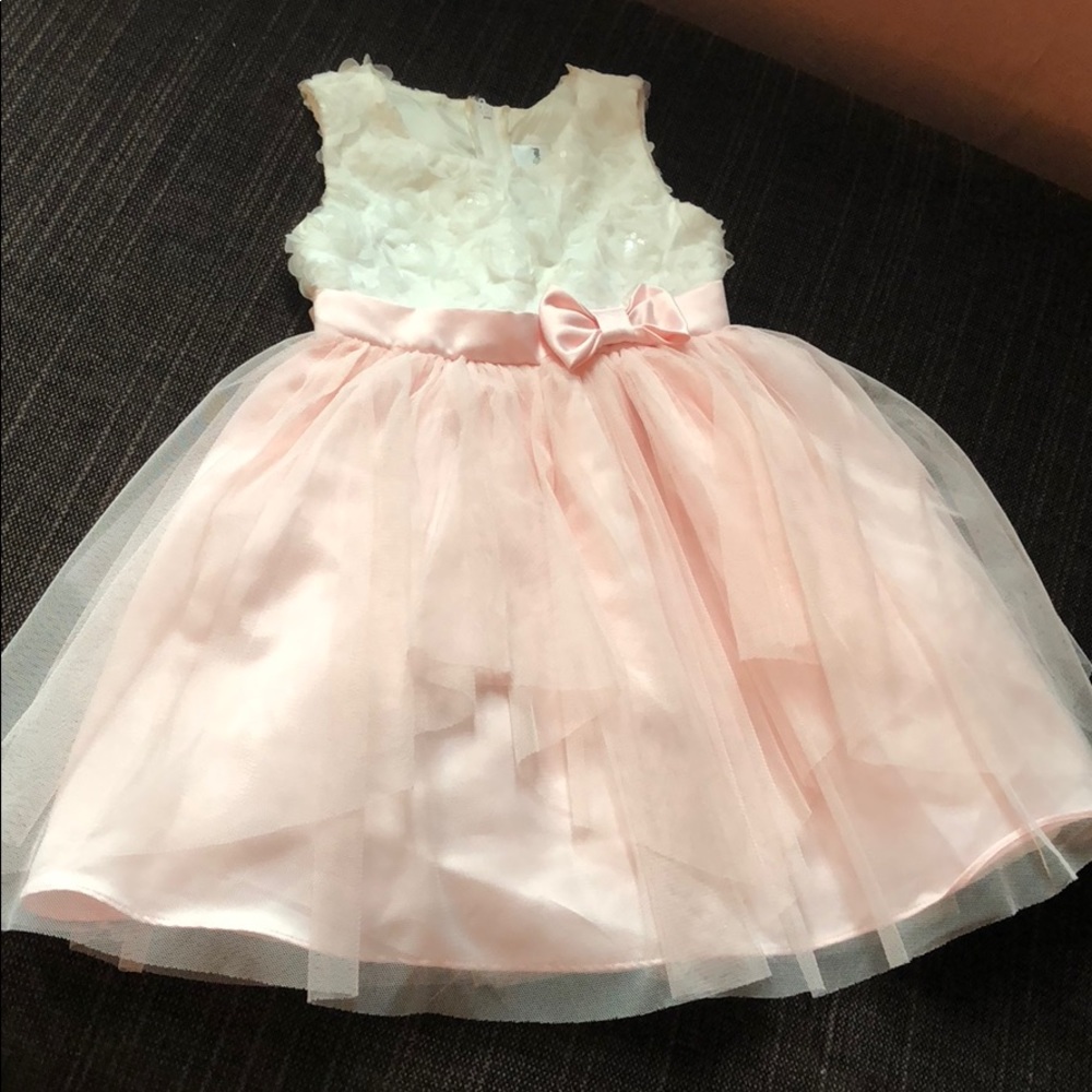 Girl’s formal dress 👗